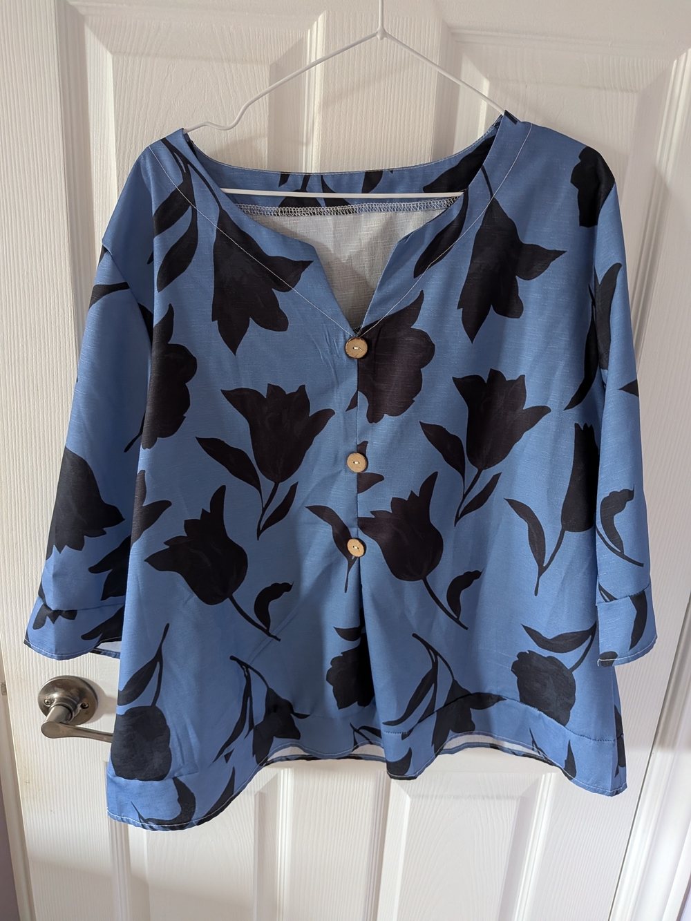 Blue Floral V-Neck Button-Front Blouse